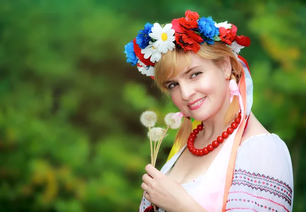 세로 행복 우크라이나어 여자 — 스톡 사진