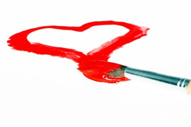 kalp Valentine bir fırça ile hafif bir arka plan üzerinde çizim.