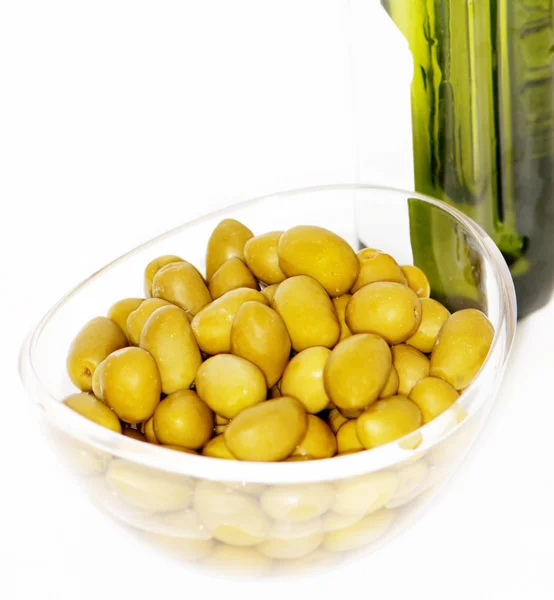 Olives et bouteille d'huile d'olive — Photo