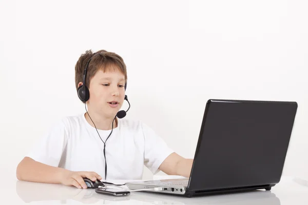 Kids and internet — Stock Photo, Image