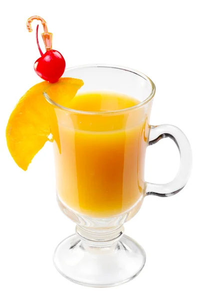 Cocktail com suco de laranja e cereja em vidro Fotografias De Stock Royalty-Free