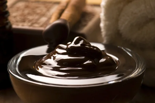Chocolade spa met kaneel — Stockfoto