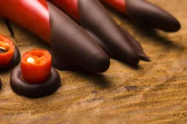 Hausgemachte Schokolade mit Chili — Stockfoto
