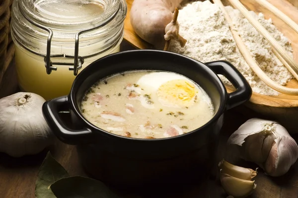 Kynuté, zur, Žůrek - součást tradiční polské polévky — Stock fotografie