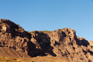 Gran canaria dağlar ve kayalıklarla