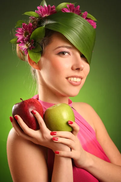 Rosa mit Apfel — Stockfoto