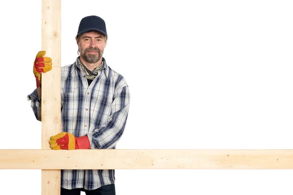 Plakalar holding marangoz gülümseyerek — Stok fotoğraf