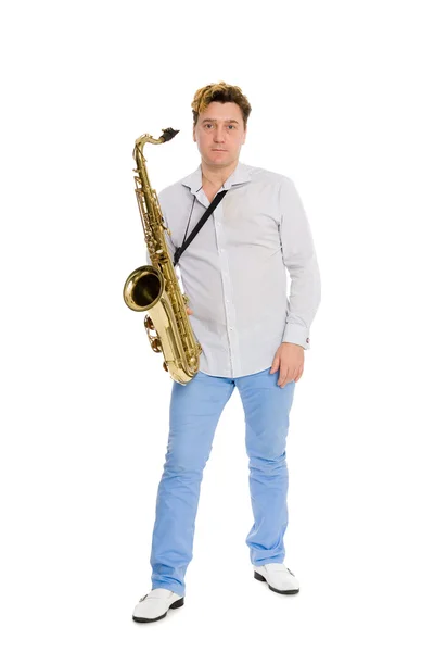 Portrét mladého muže se saxofonem — Stock fotografie