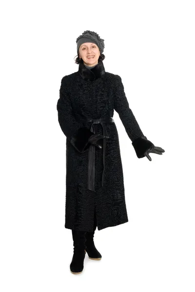 ブロードテイルからの毛皮のコートでエレガントな女性 — ストック写真