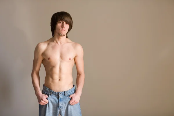 Semi-nudo giovane uomo — Foto Stock