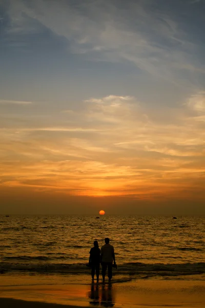 Coppia e tramonto — Foto Stock