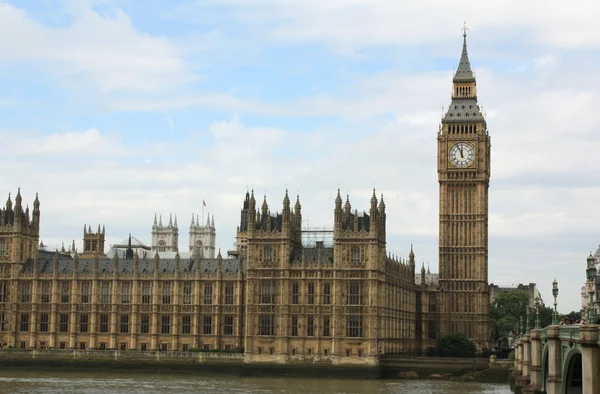 Londoner Parlament und Big Ben — Stockfoto