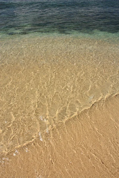 熱帯のビーチの波。バック グラウンド — ストック写真