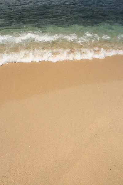 A trópusi tengerparti hullámok. Háttér — Stock Fotó
