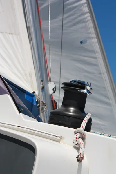 Guincho e corda em barco à vela — Fotografia de Stock