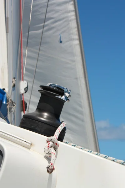 ウインチ、セーリング ボート上ロープ — ストック写真
