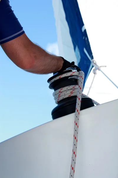 Winch and rope on sailing boat — Stock Photo, Image