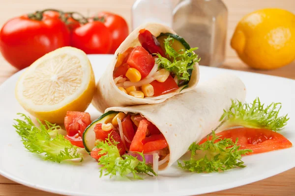 Vegetarian tortilla wraps — Stock Photo, Image