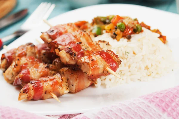 Grilled bacon and chicken skewer — Stock Photo, Image