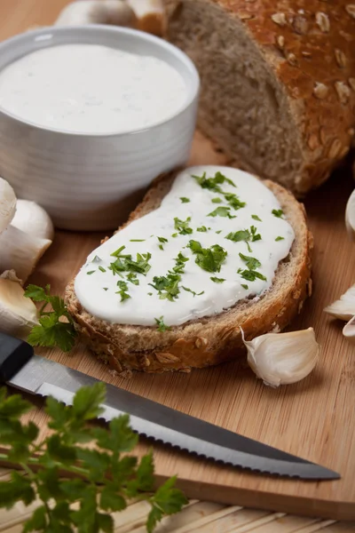 Cream cheese and bread — Stock Photo, Image