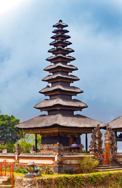 Tapınak ulun danu göl beratan, bali, Endonezya