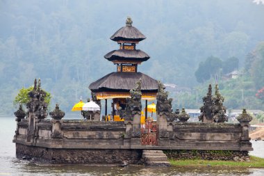 ULUN danu tapınak Gölü beratan, bali, Endonezya