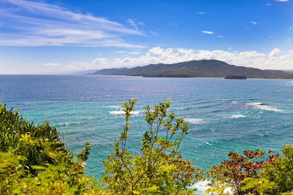 Jamaica. The sea in the sunny day and mountains. — Stock Photo, Image