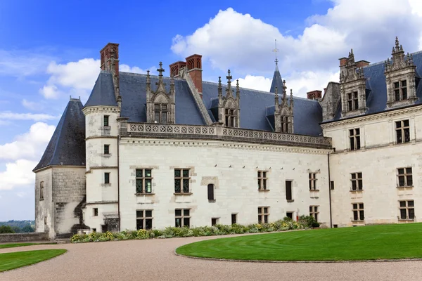 Slottet av en dal av floden loire. Frankrike. Amboise castle — Stockfoto
