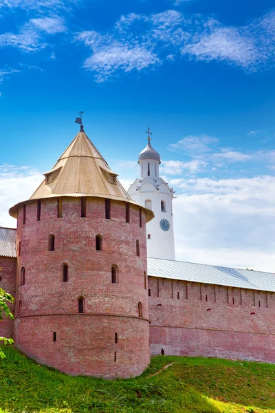 stock image Mitropolichya tower and Clock tower. The Kremlin (Detinets-stronghold).
