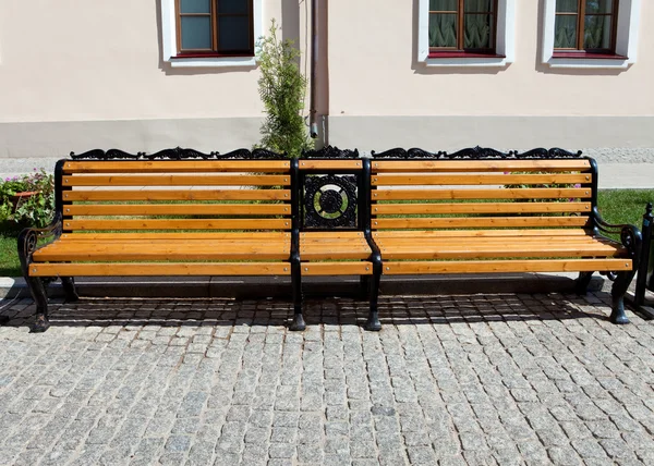 Bench in city street. — Stock Photo, Image