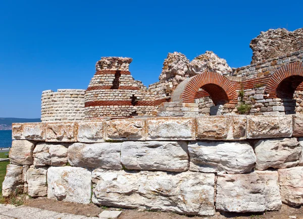 Bulgarien. Nesebr. ruinerna av forntida kyrka — Stockfoto