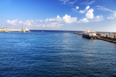 Yunanistan. Rodos kentinin Limanı