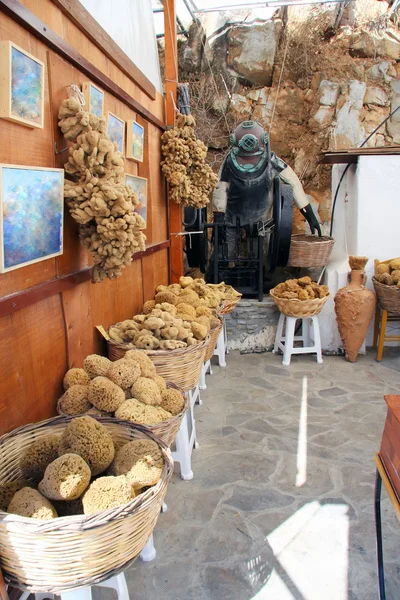 Naturlige svamper. Markedet i Hellas – stockfoto