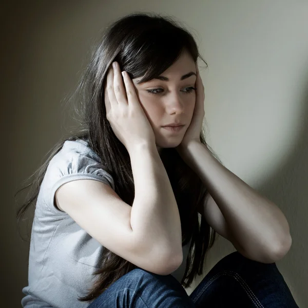 Gadis remaja yang tertekan — Stok Foto