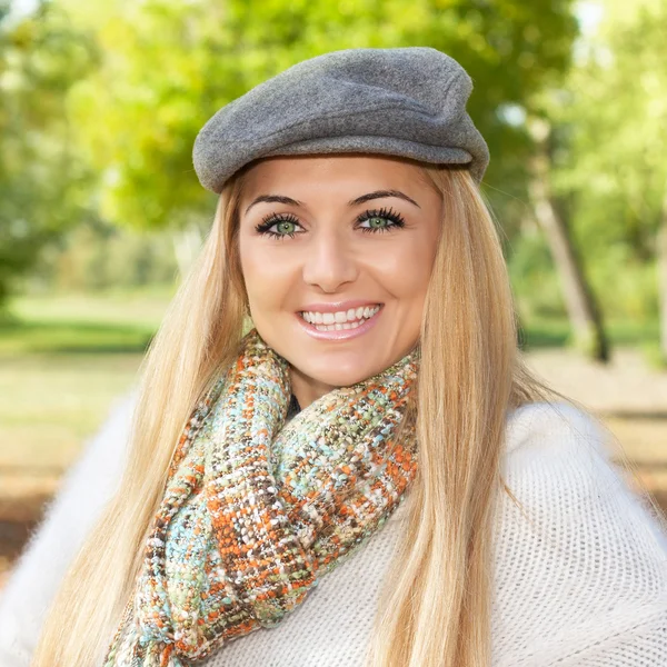 Beautiful and smiling blond woman — Stock Photo, Image