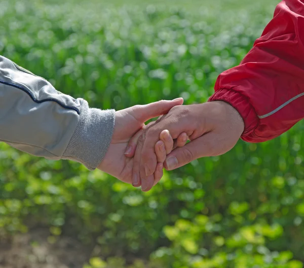 Metoda handshaking muž a žena — Stock fotografie