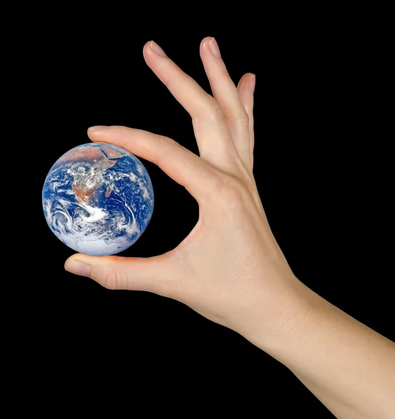 Planeta Terra nos dedos.Elementos desta imagem fornecidos pela NASA — Fotografia de Stock