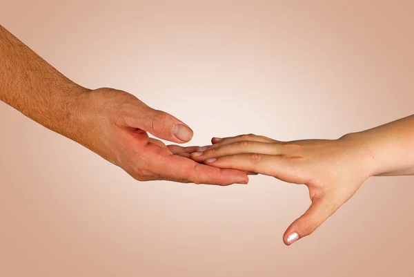 Handskakning mannen och flickan — Stockfoto