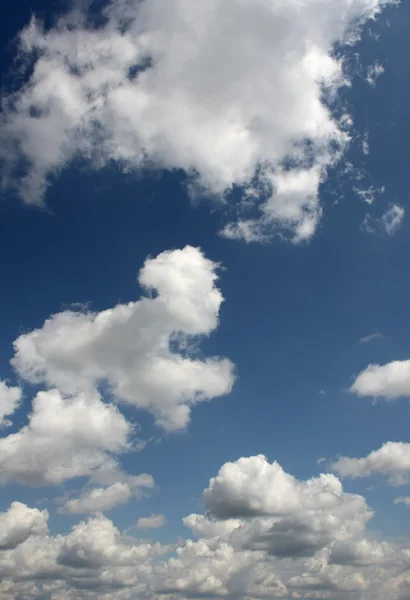 Bahar bulutlar — Stok fotoğraf