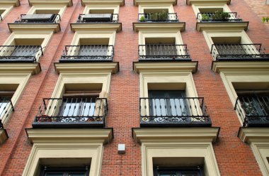 Red Madrid building