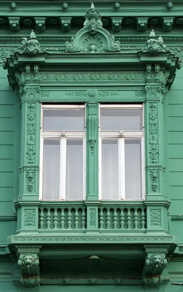 绿色旧窗口 — 图库照片