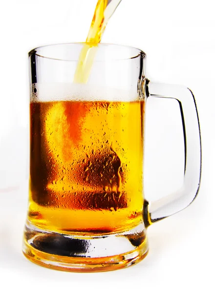 Холодний келих пива з піною — стокове фото