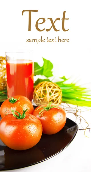 Sklenici čerstvé rajčatové šťávy — Stock fotografie