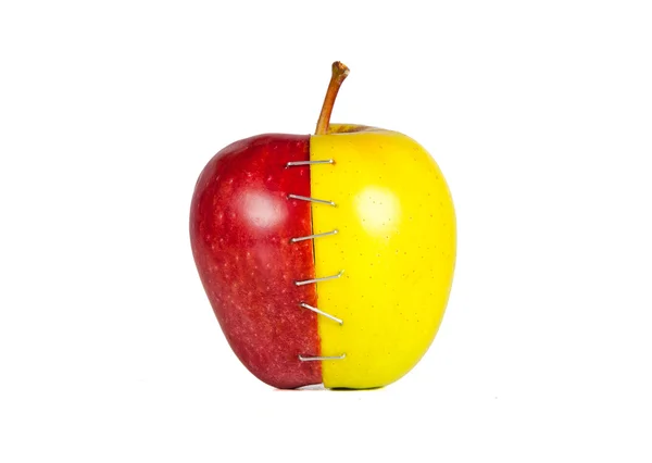 Контраст apple половинки — стокове фото