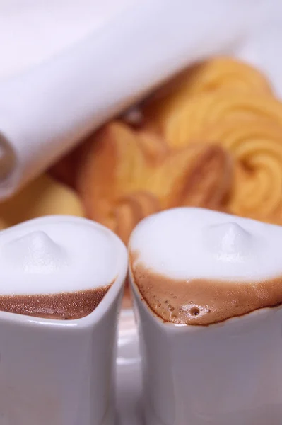Herzförmige Espresso-Cappuccino-Tassen — Stockfoto