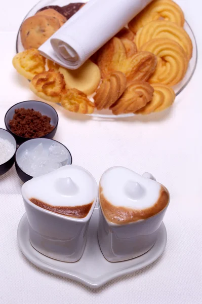 心形咖啡卡布奇诺杯咖啡 — 图库照片