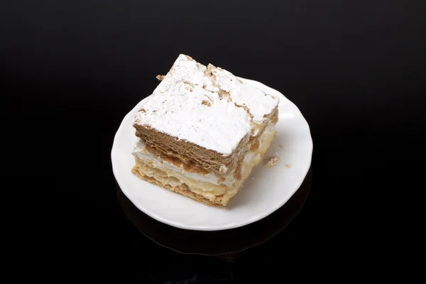 Süße Torte mit Sahne — Stockfoto