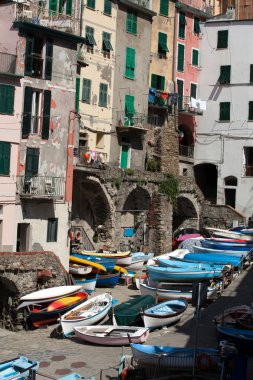 Riomaggiore - İtalya 'nın Cinque Terre kentlerinden biri