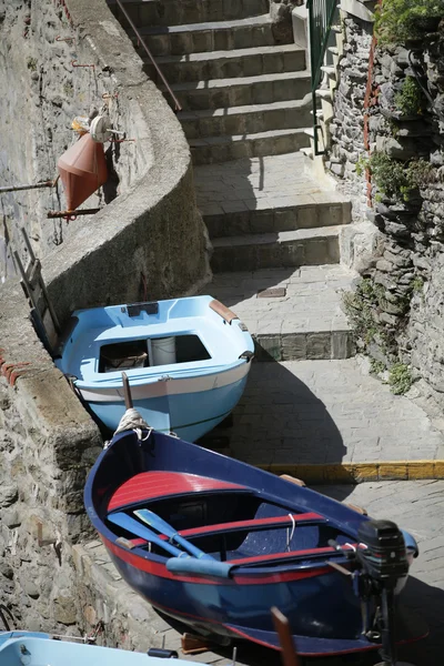 チンクエ ・ テッレ イタリアで漁船 — ストック写真