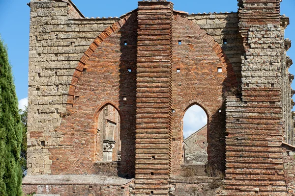 La facciata dell'Abbazia di San Galgano, Toscana , — Foto Stock